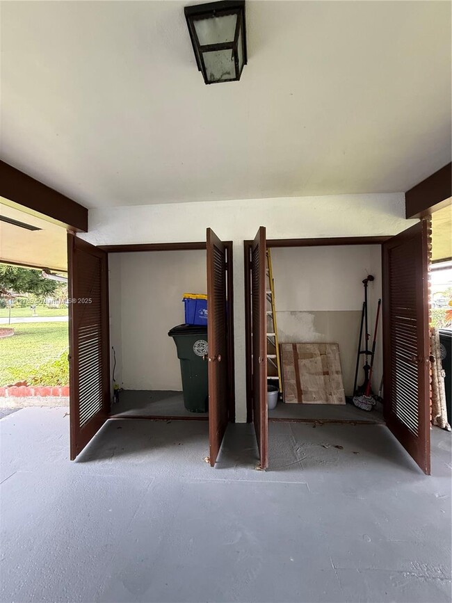 Building Photo - 300 NW 42nd St