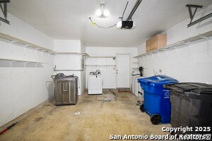 Building Photo - 5515 Champions Hill Dr