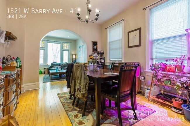 Building Photo - 1521 W Barry Ave