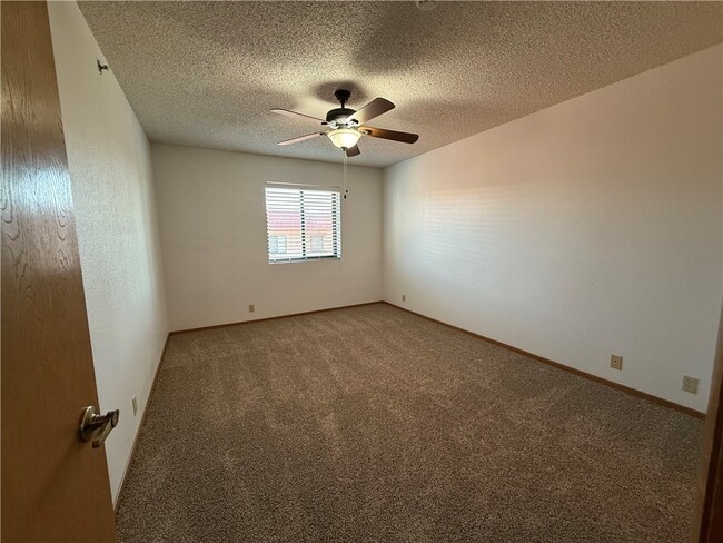 Building Photo - 2085 Mesquite Ave