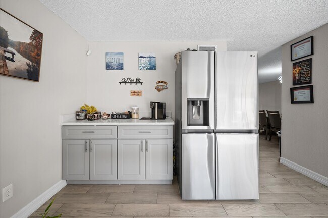 Building Photo - 6171 Dryad Dr