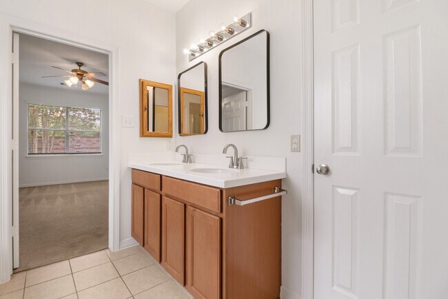 Building Photo - 3611 Rocky Ledge Ln