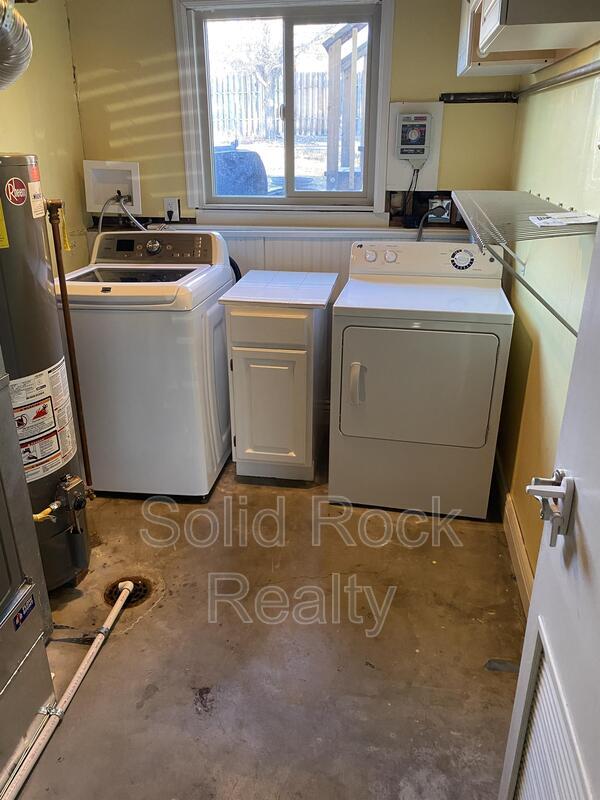 Building Photo - 6505 Wicklow Cir E