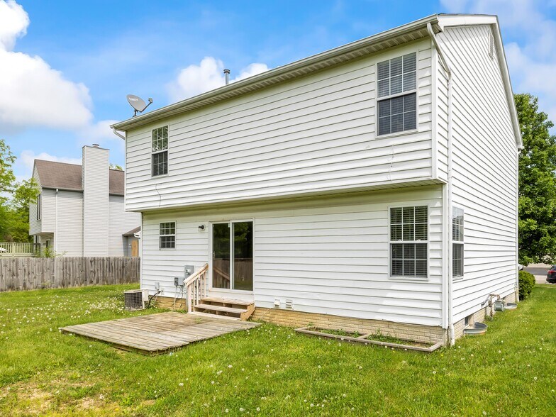 Building Photo - 8946 Trinity Cir