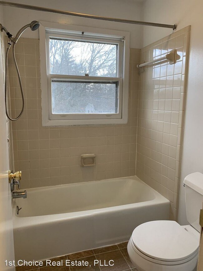 Building Photo - 3 br, 1.5 bath House - 3700 Malibu
