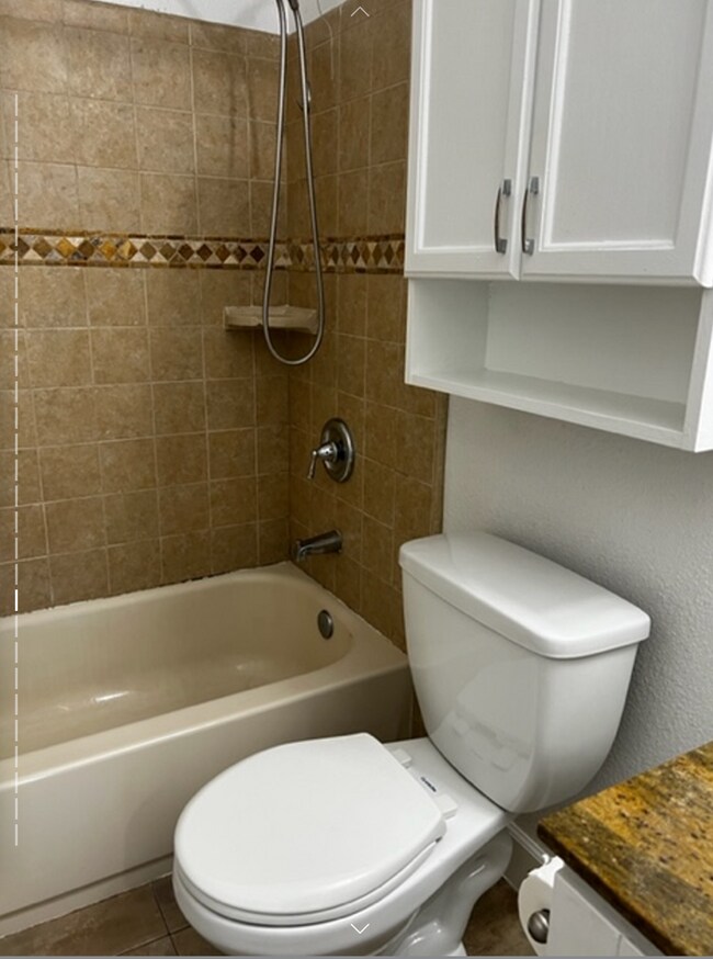 Building Photo - 2 Bedroom / 1 Bathroom Townhome in Bay Point