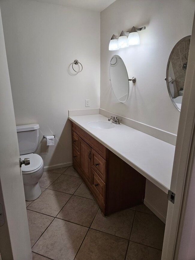 Building Photo - 3 BED 2 BATH TEMPE CORNER LOT