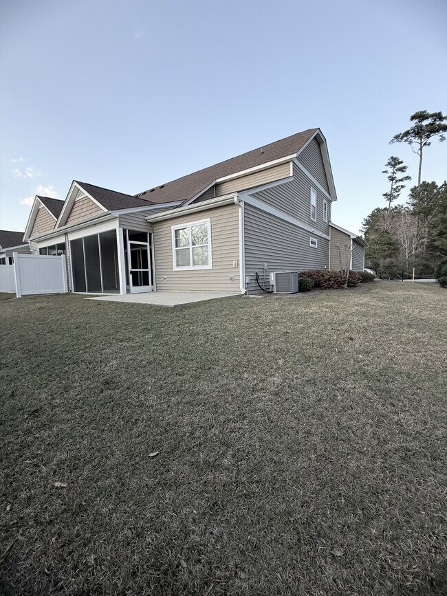 Building Photo - 220 Machrie Lp