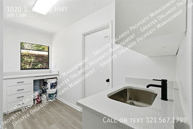 Building Photo - 1020 S Scenic Hwy