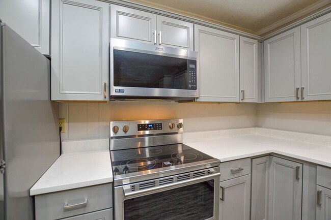 Building Photo - Renovated ranch in Matthews, NC!