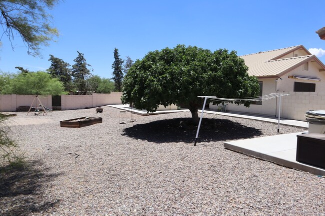 Building Photo - A Backyard Lover's Dream!!!