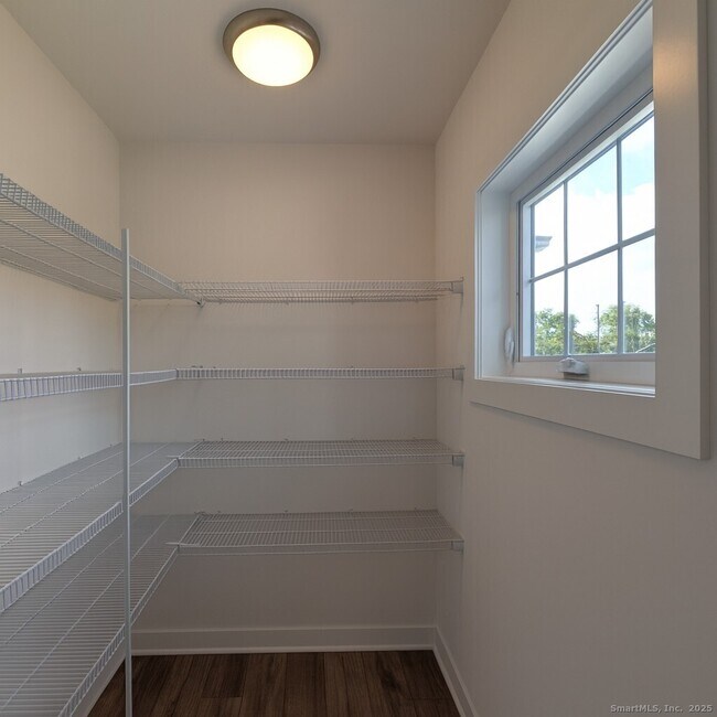 Building Photo - 138 Highland Ave