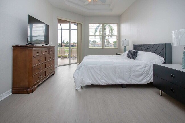 Building Photo - Heritage Harbour Golf Course Home!
