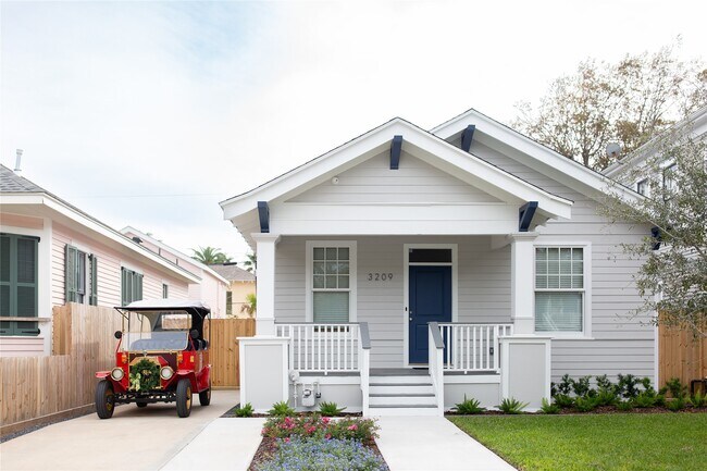 Building Photo - 3209 Avenue P 1/2