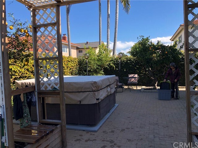 Building Photo - 6851 Defiance Dr