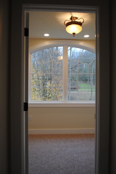 Building Photo - 333 Cecil Henderson Rd