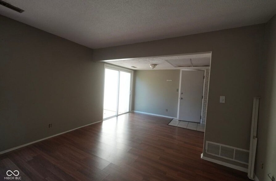Building Photo - 2813 Del Prado Dr