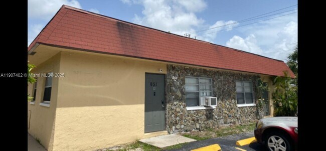 Primary Photo - 931 SW 80th Ave