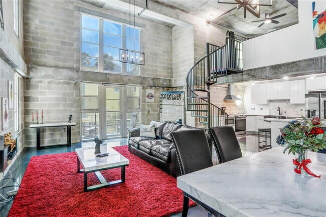 Building Photo - "Chic Urban Living: Spacious 2-Bed, 2-Bath...