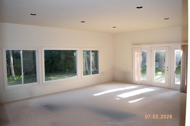 Building Photo - 1431 Provincial Dr