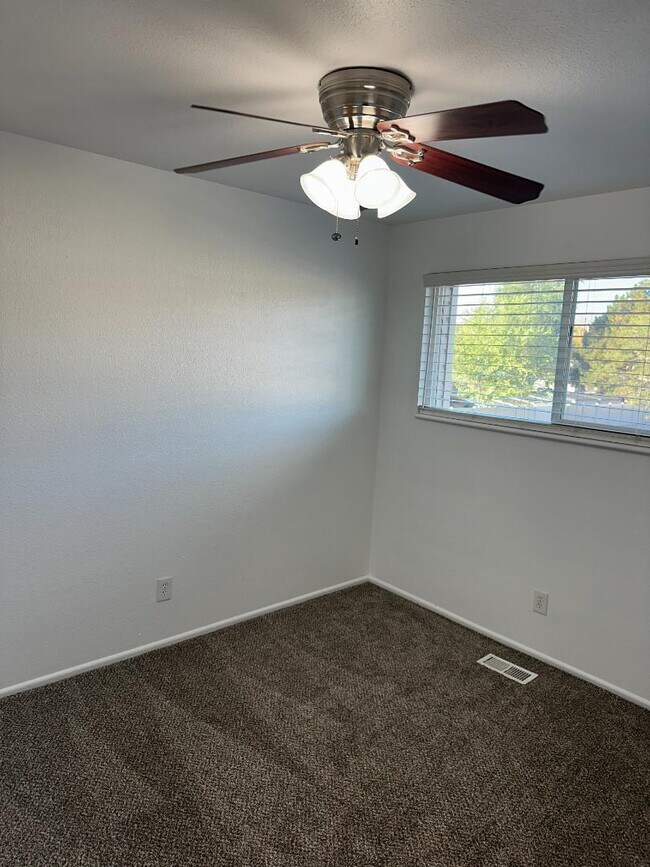 Building Photo - 7486 S 1000 E