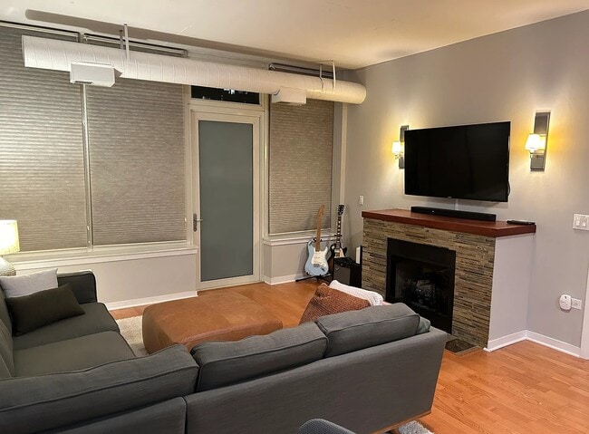 Building Photo - Premium Unit Available Now