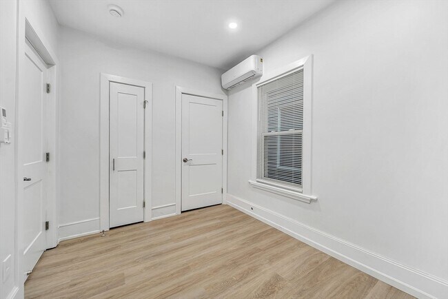 Building Photo - 92 Willow St