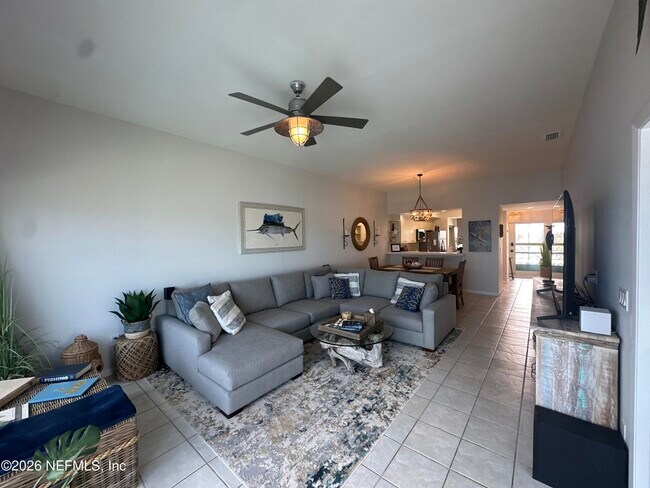 Building Photo - 75 Comares Ave