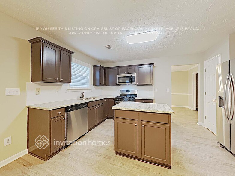 Building Photo - 2027 Pierce Way