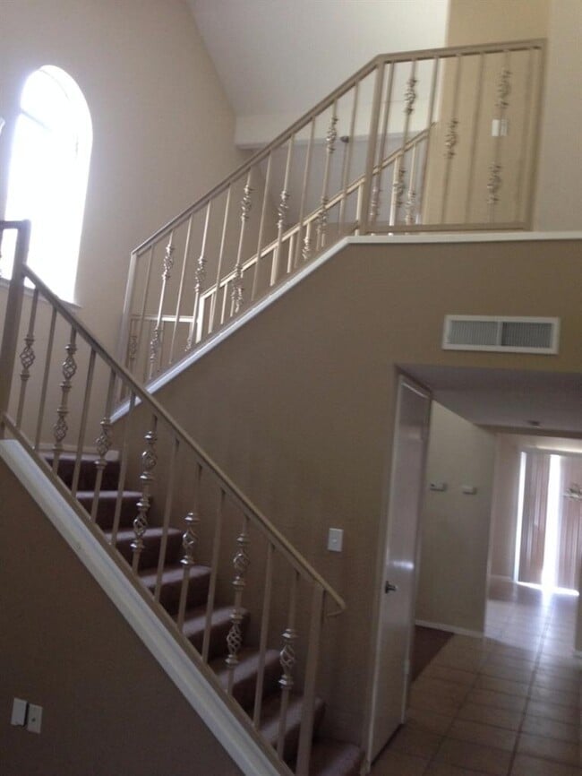 Building Photo - 5455 N Marty Ave