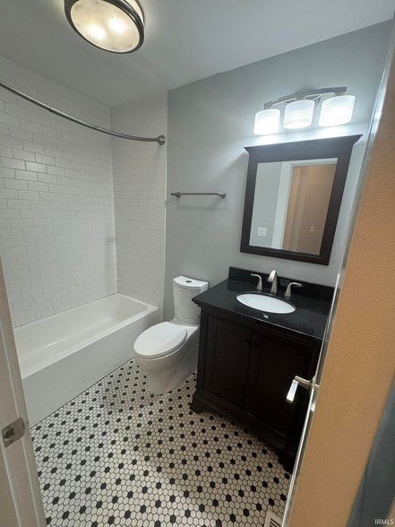 Building Photo - 729 E Hunter Ave