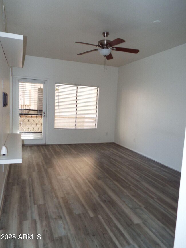 Building Photo - 11666 N 28th Dr