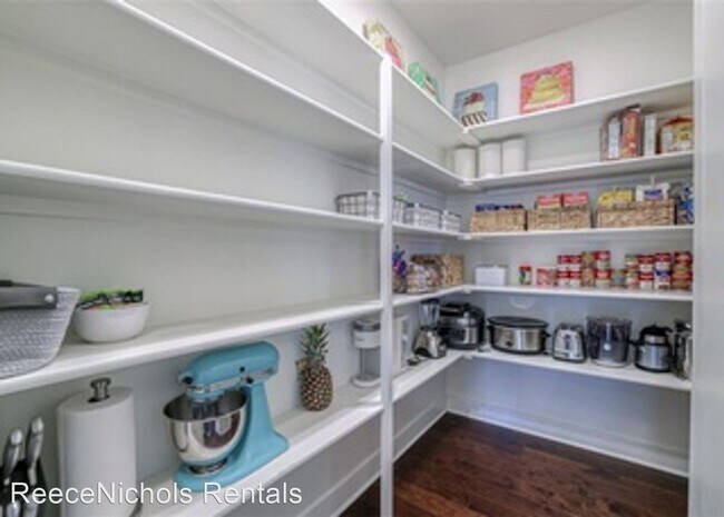 Building Photo - 4 br, 3 bath House - 18005 High Street