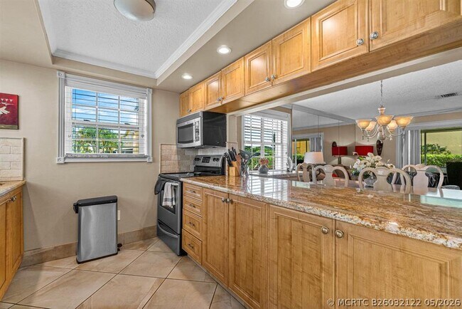 Building Photo - 338 Waterside Dr