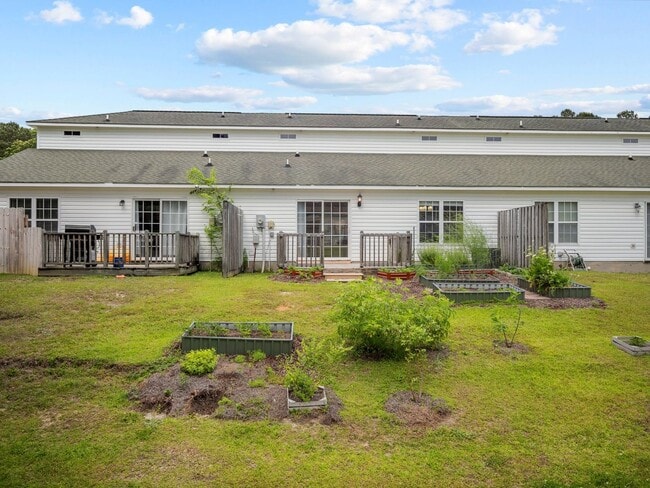 Building Photo - Welcome to Winners Circle!