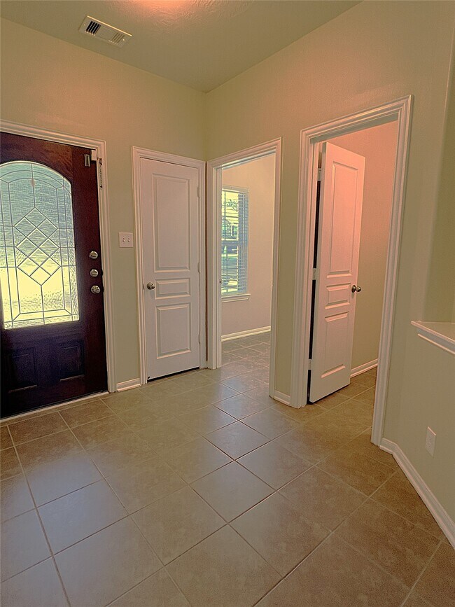 Building Photo - 17222 Hannah Oaks Ln