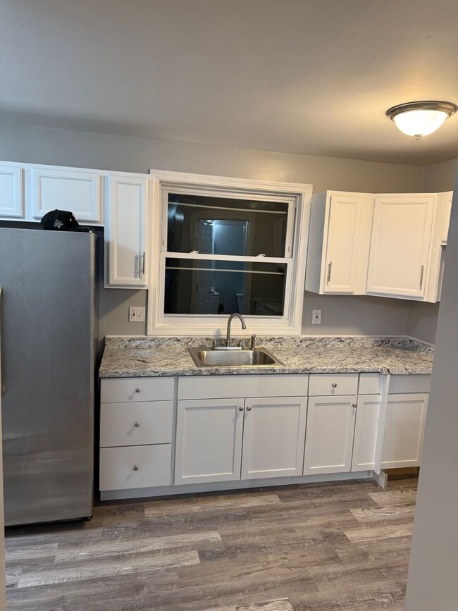 Primary Photo - 3 Bedroom Fully Renovated Duplex!!