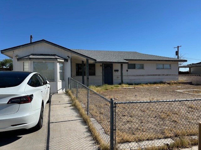 Primary Photo - 5912 Glen Eagles Ln