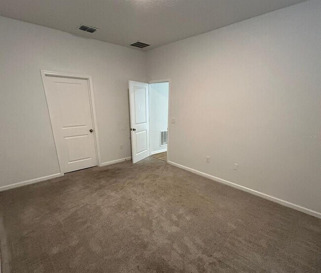 Building Photo - 573 Disa Dr