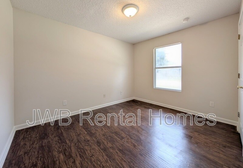 Building Photo - 8364 Eaton Ave