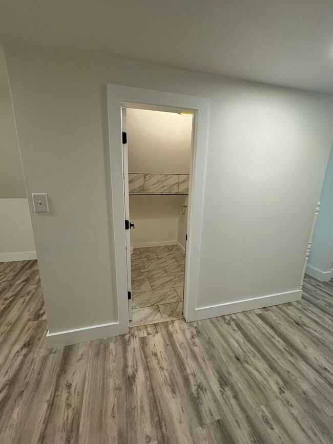 Building Photo - Discover Your Dream Home in Historic Brewers Hill!