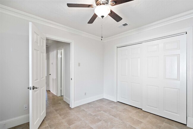 Building Photo - 16054 Hidden Acres Dr