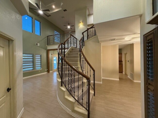 Building Photo - San Isidro- Las Buganvillas