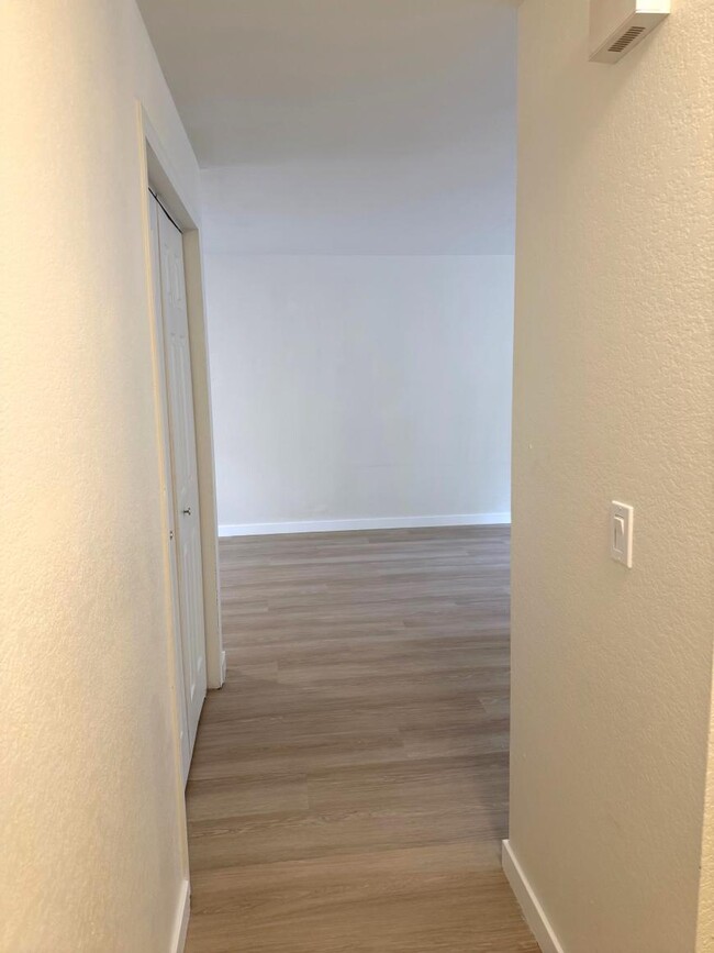 Building Photo - 2 bedroom in Bothell WA 98012