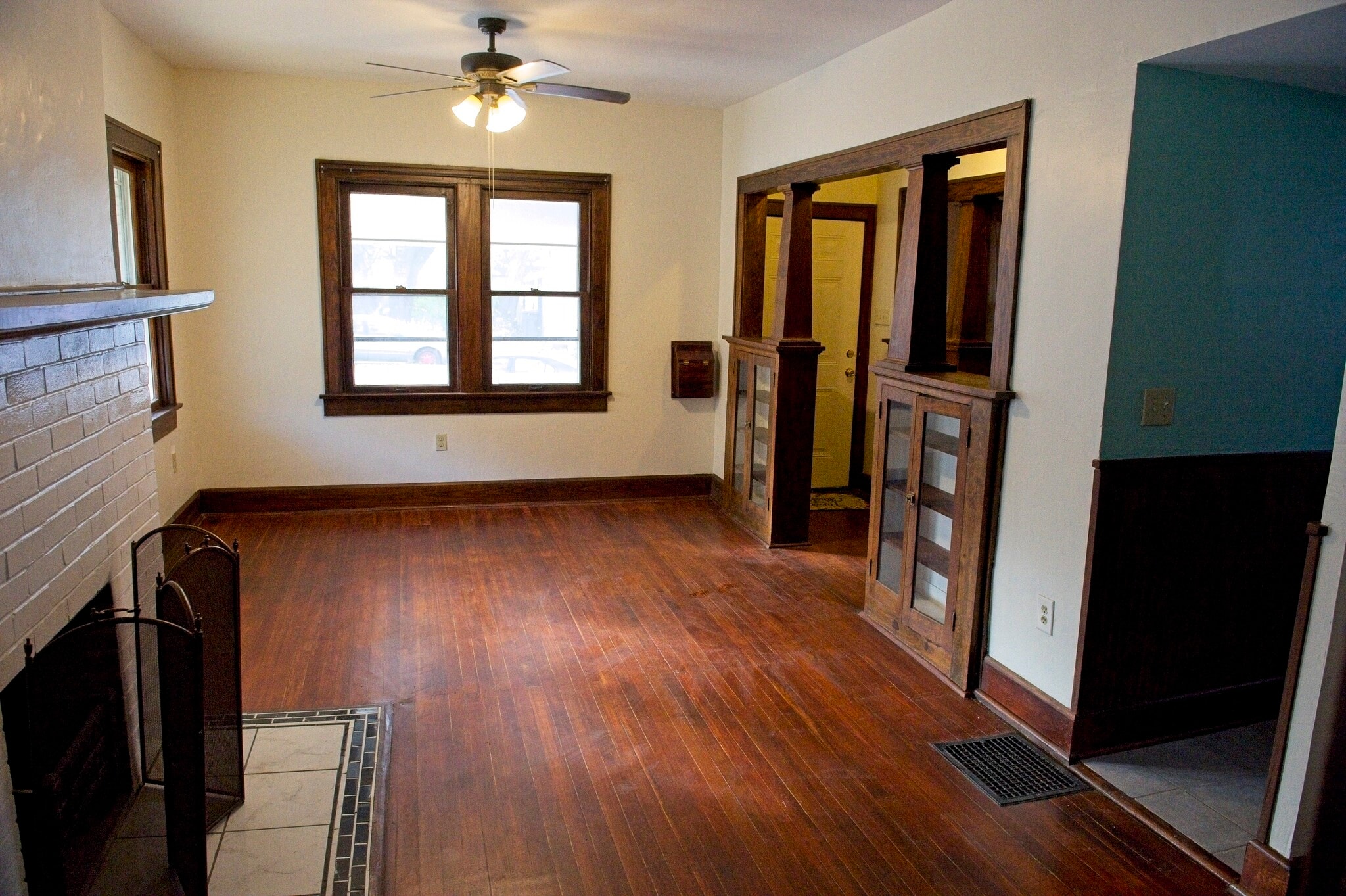 Building Photo - 447 N Beville Ave