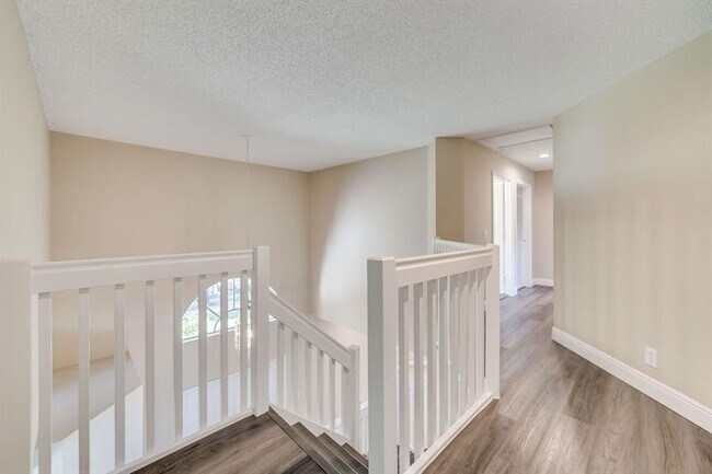 Building Photo - 558 Stonemont Dr