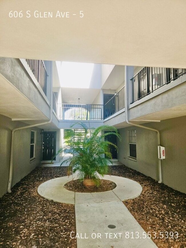Building Photo - 606 S Glen Ave
