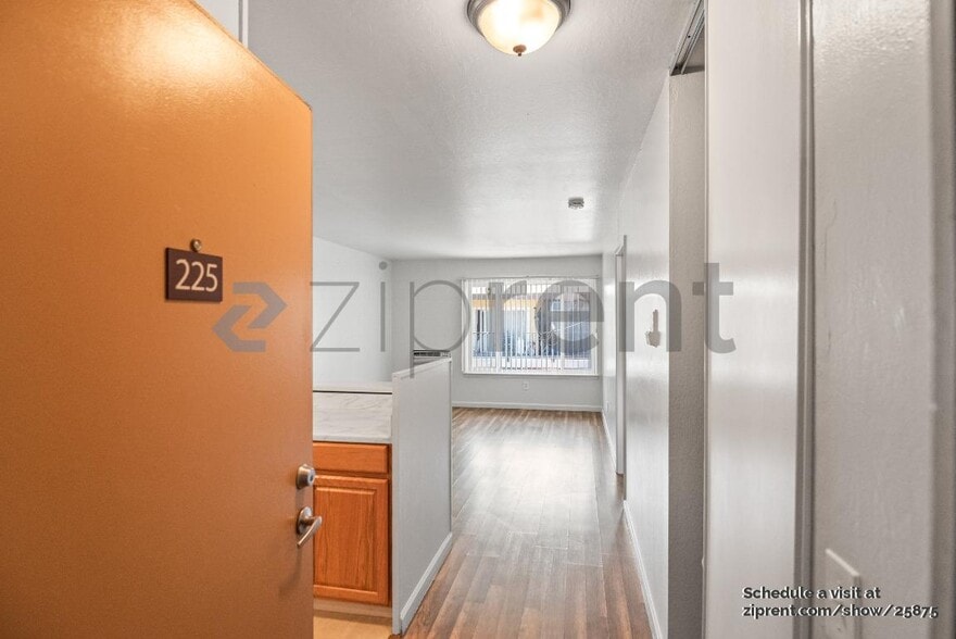 Building Photo - 100 Village Dr