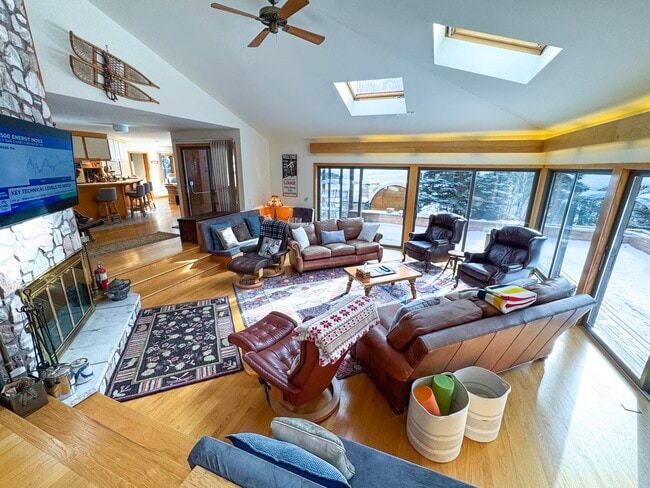 Building Photo - 458 Cider Mountain Rd