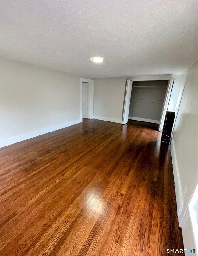Building Photo - 34 Bulkeley Pl